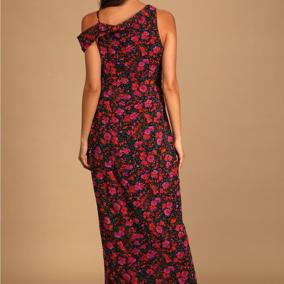 Lulu’s Floral Maxi Dress - Picture 2 of 5